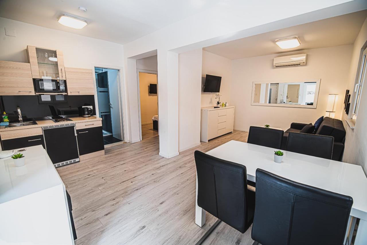 Downtown Park Apartments With Balcony Vodice Exterior foto