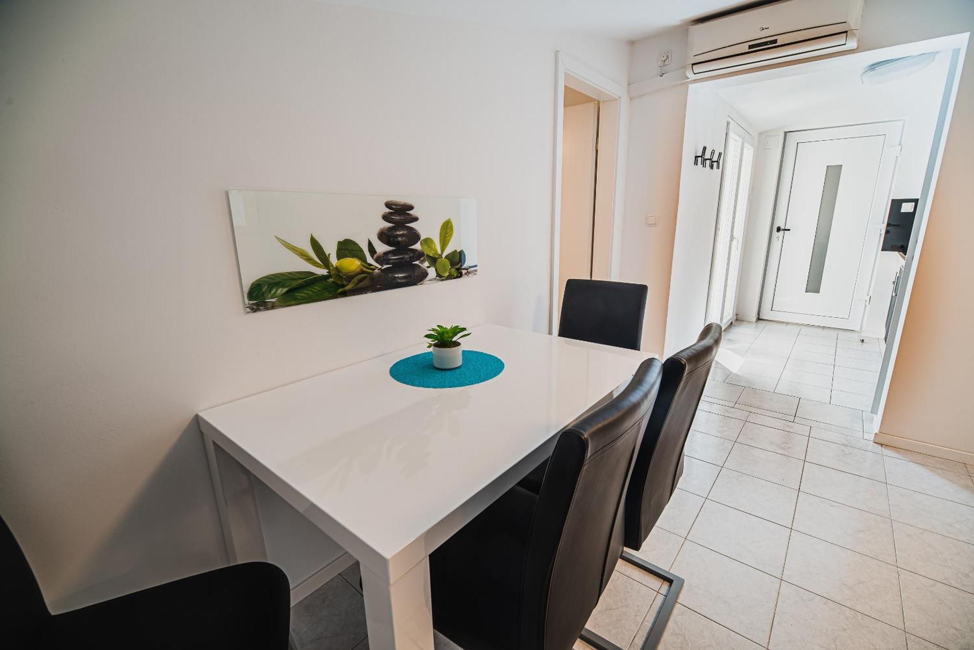 Downtown Park Apartments With Balcony Vodice Habitación foto