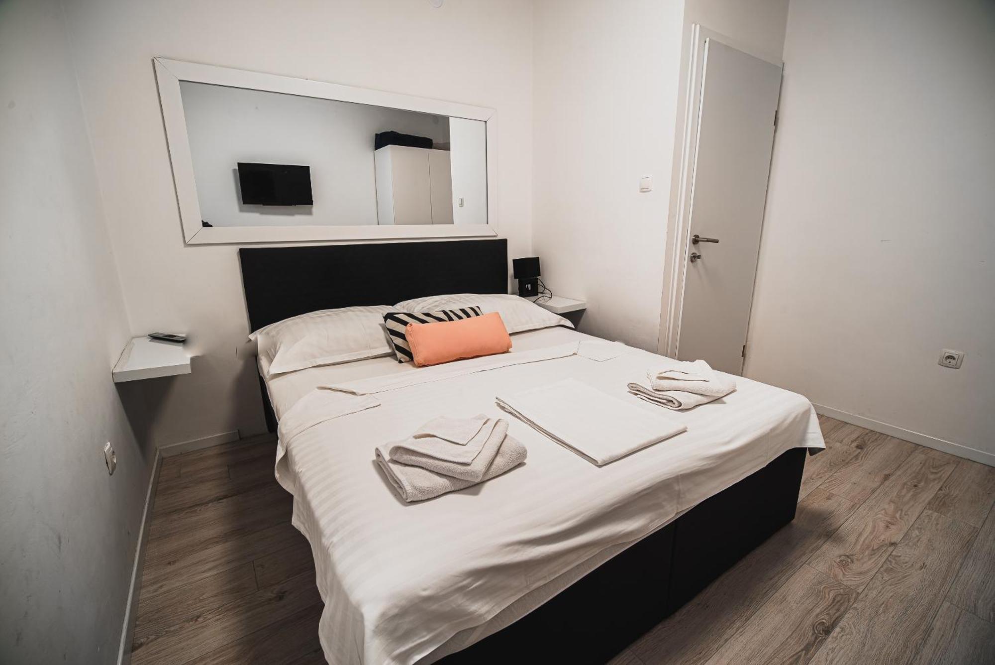 Downtown Park Apartments With Balcony Vodice Habitación foto